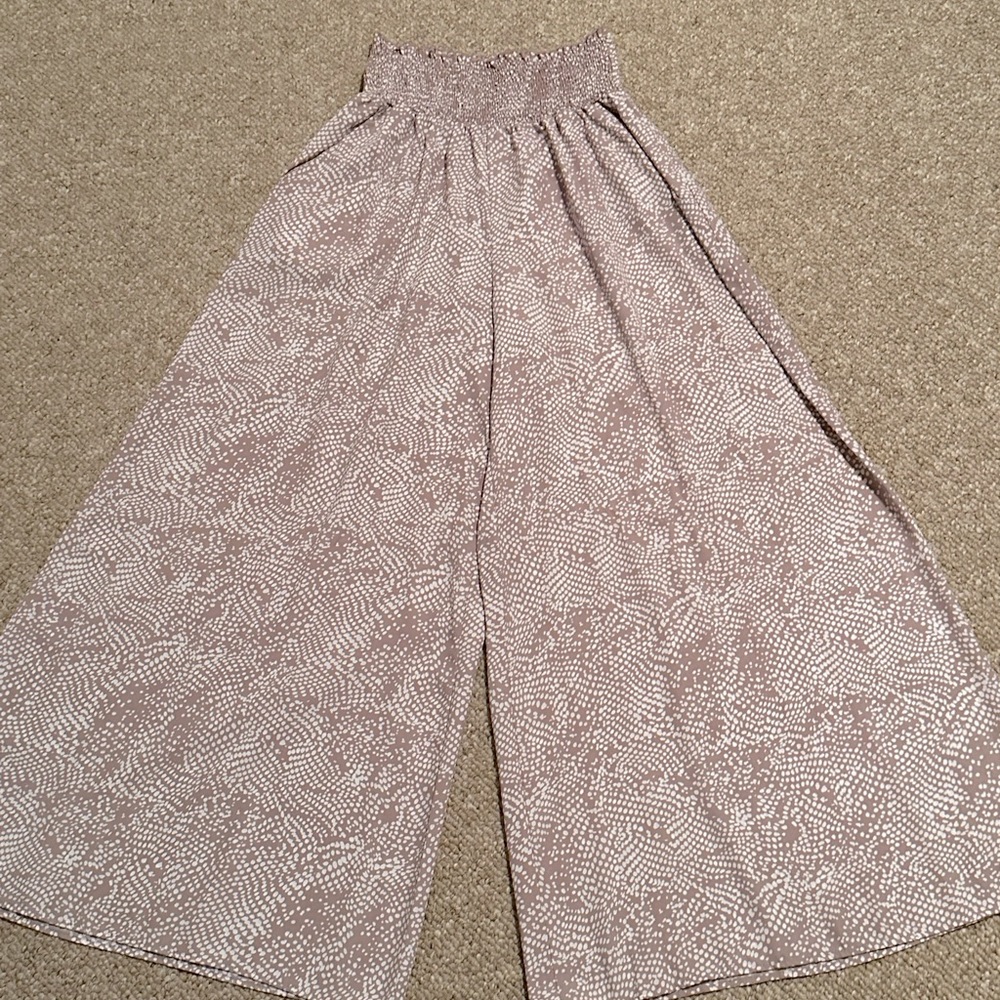 Bucketlist Smocked Waist Palazzo Pants EUC